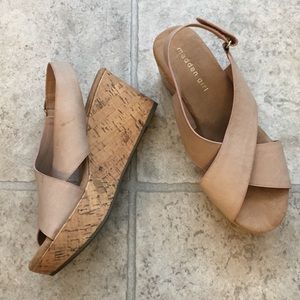 ⬇️ MADDEN GIRL cream/beige cross strap wedges